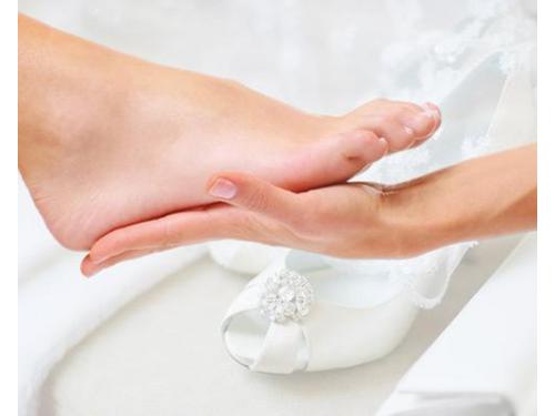 Massagem nos pés dos convidados em sua festa