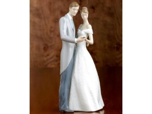 Noivinhos lladró para o seu bolo de casamento.