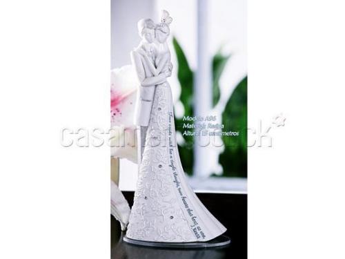 Lindos e românticos noivinhos topo de bolo.