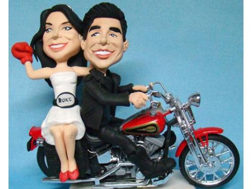 Novidade! noivinhos personalizados em caricatura. 

compre online em nossa loja virtual! somos a maior loja virutal de noivinhos topo de bolo de brasil.