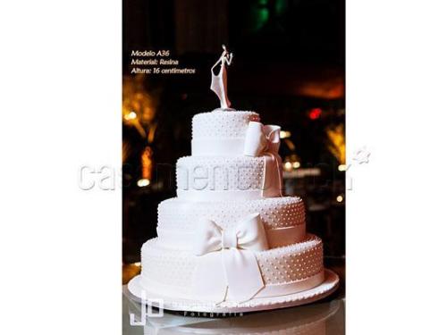 Lindos e românticos noivinhos topo de bolo