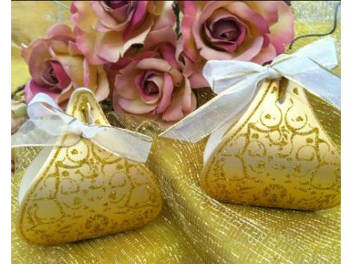 Caixa dourada formato exotico, 300 unidades