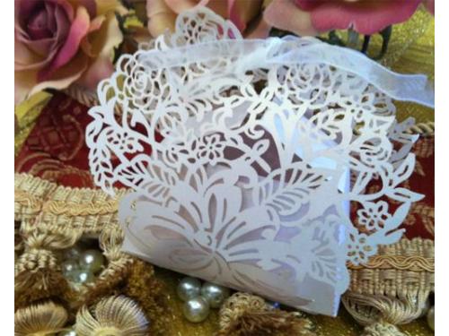 Caixa corte a lazer em forma de rosas 300 unidades