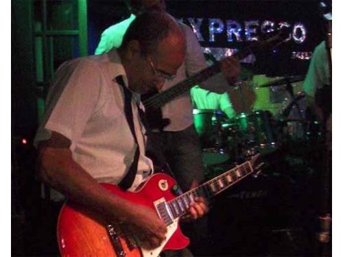 Show no  fundo do bau