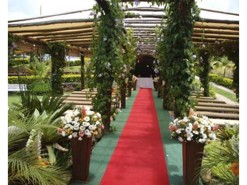 Capela vista da entrada da noiva