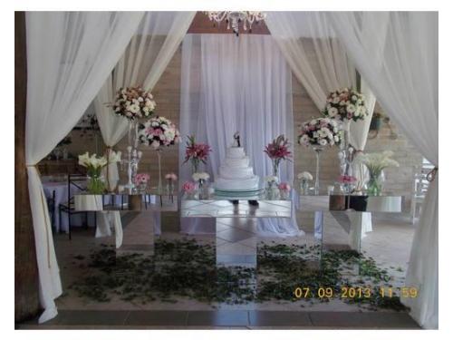 Mesa do bolo cenográfico