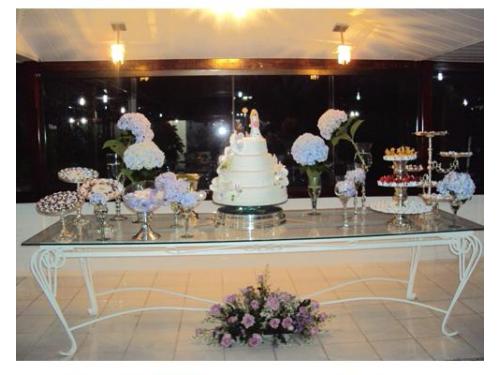 Mesa do bolo de casamento