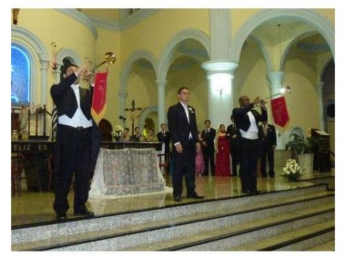 Clarins na entrada da noiva