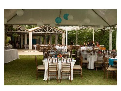 Buffet e decoração próprios ou contratados