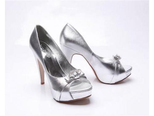 Sapato retrô prata