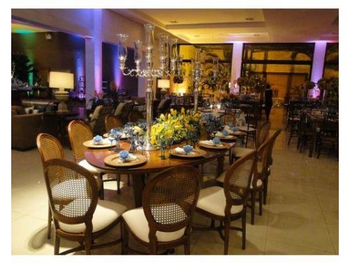 Casamentos, bodas, aniversários, eventos corporativos... o contemporâneo house oferece um atendimento personalizado e conta com a melhor equipe do distrito federal, para que seu evento se torne um acontecimento inesquecível.