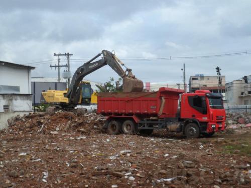 Carregamento de entulho