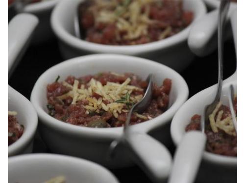 Mignon ao molho de cogumelos shimeji