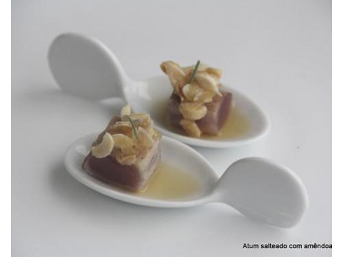 Mini mignon wellington ao molho madeira