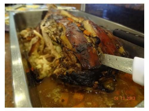 Paleta de porco assada na cachaça