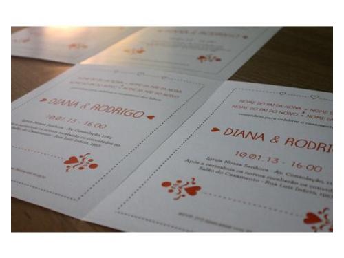 Mais info: http://rosadepapel.com.br/site/layouts/convite-coracoes/