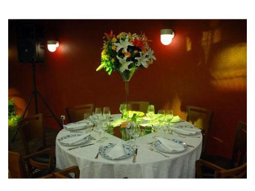 Um espaço aconchegante para um mini casamento