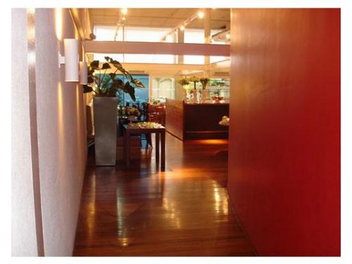 Um espaço para casamento com arquitetura moderna