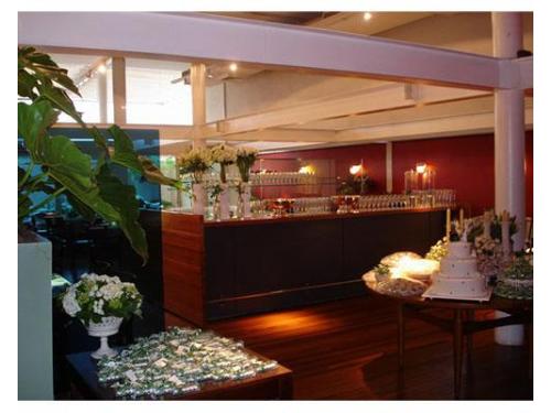 Salão de festas com bar