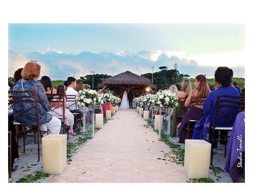 Amplo espaço externo para a realização da cerimônia