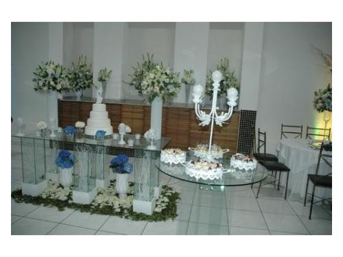 Mesa de bolo e doces