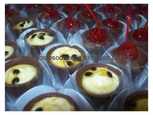 Cachepô cereja e maracujá.