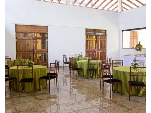 Vista interna do  salão lion