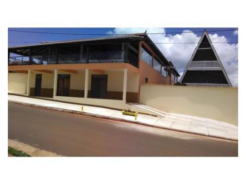 Vista do lion gemini
com seu ícone, chalé