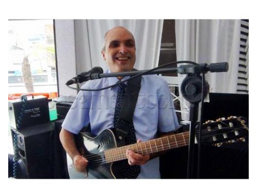 Marcos Gomes tecladista e cantor