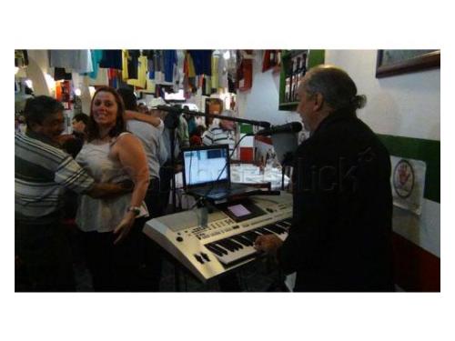 Marcos Gomes tecladista e cantor