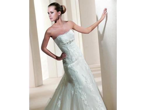 Beleza e originalidade no seu vestido de noiva