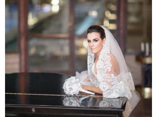 Atriz renatta gomes buquê atelier andrea figueiredo foto: rodrigo sack