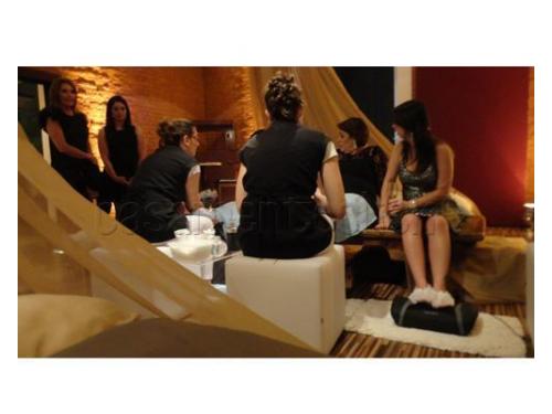 Massagem de reflexologia para pés.