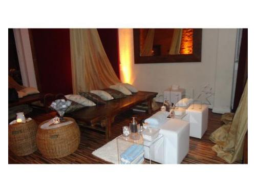 Passe dia relaxante num spa de qualidade.