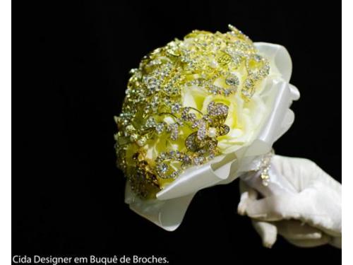 Cida Designer de buquê em broche