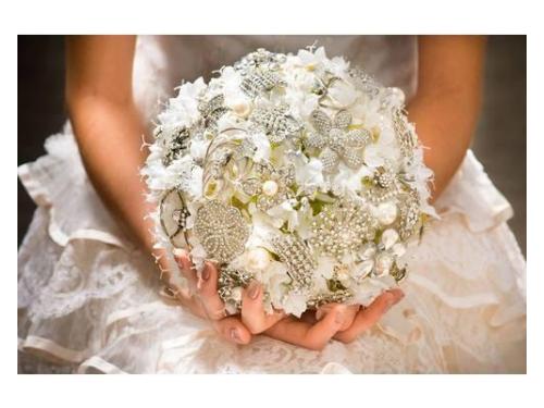 Cida Designer de buquê em broche