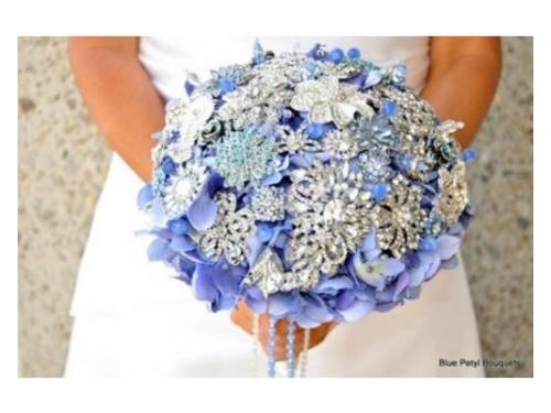 Cida Designer de buquê em broche