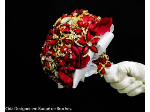 Cida Designer de buquê em broche