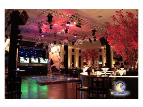 Pistas de dança em led e em madeira