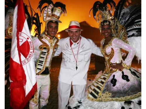 Para noivos com samba no pé