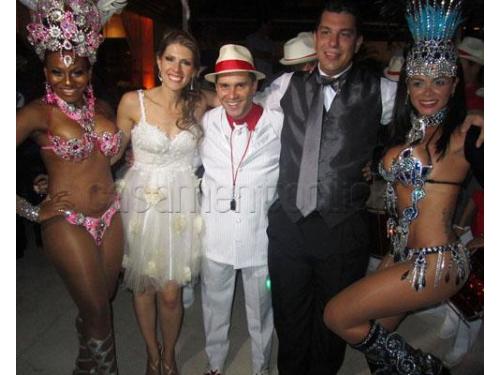 A melhor animação para festa é com bateria de samba show