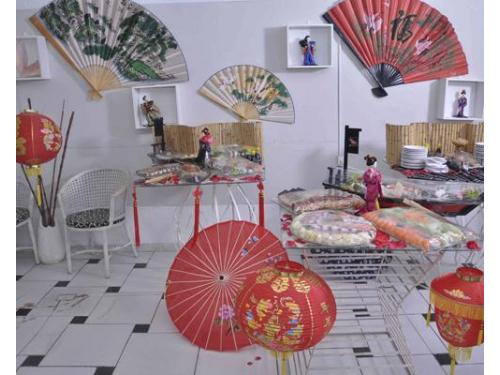Buiffet com comida japonesa
