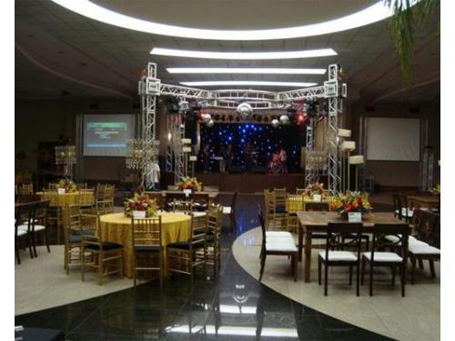 Pista circular com telões laterias