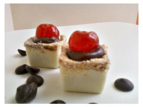 Trufado de chocolate belga e cereja. charme puro!