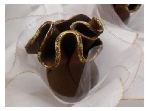 Trouxinha com licor de cassis.