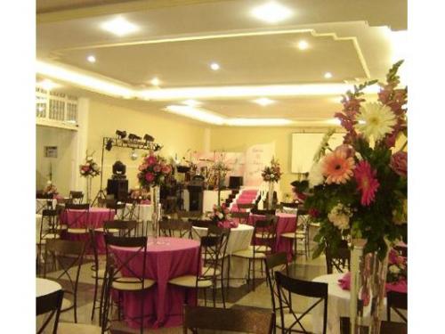 Beleza e sofisticação no seu casamento.