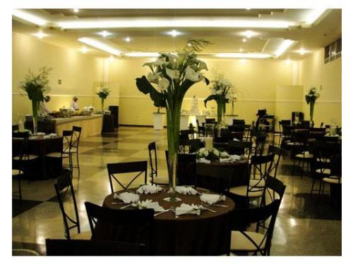 O melhor espaço para noivos e convidados.