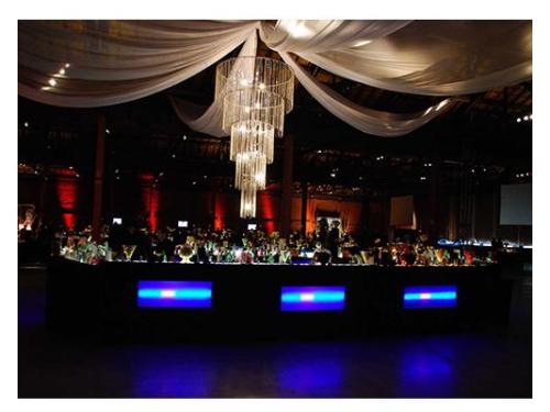 Um serviço de bom gosto para a sua festa de casamento