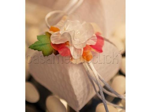 Porta bem casado em piquet com flor de laranjeira