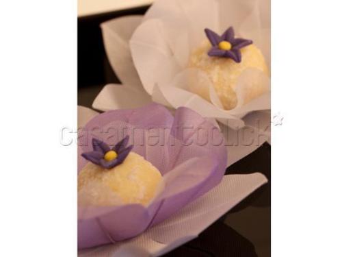 Thaygra cor branca com centro lilás / branca